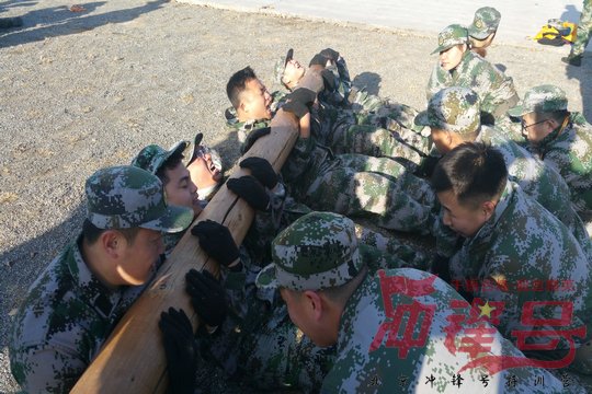 北京军训:突破自我,砺炼成钢!