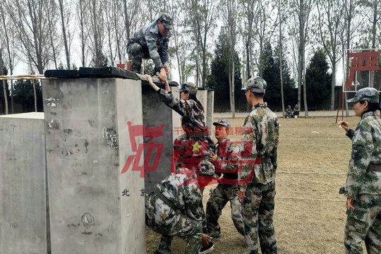 北京军训:遇到挫折并不可怕,任何时候都不懈怠