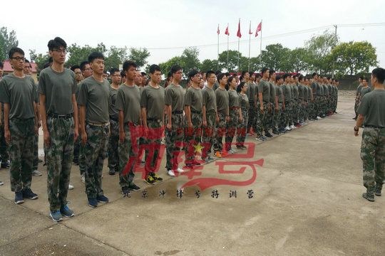 北京军训:不能对下级有所偏爱