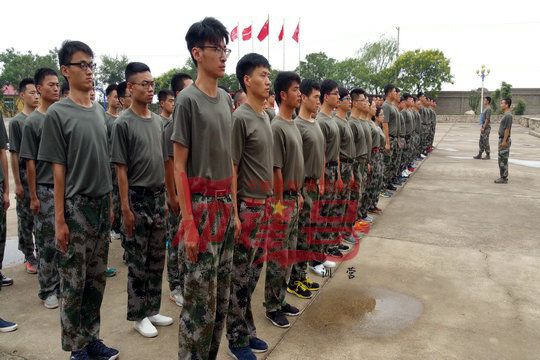 北京军训:不要让工作成为我们单纯的谋生手段
