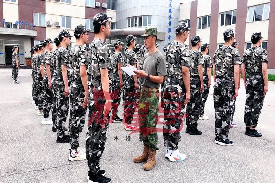 北京军训:拖延导致平庸,行动成就卓越