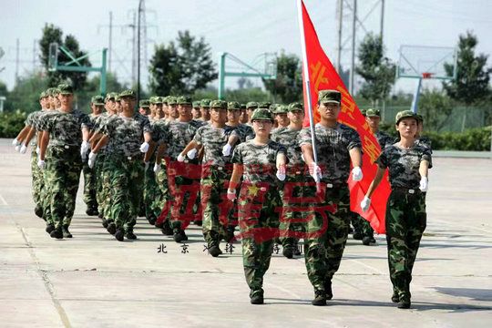 北京军训:斗志是一种赢的心态,是永不放弃的战斗精神
