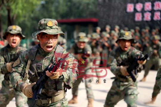 北京军训:面对压力要学会自我释放