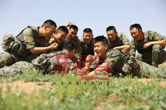 北京军训:不要沉沦,在任何环境中你都可以选择奋起