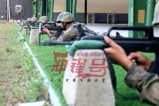 北京军训:对集体拥有强烈的归属感是信赖集体和队友的表现
