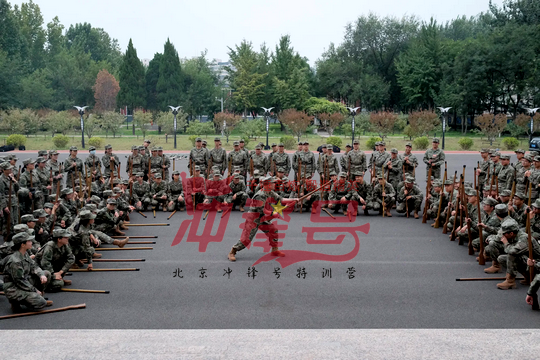 北京军训:战胜了自己内心的恐惧就战胜了自我,突破了自我